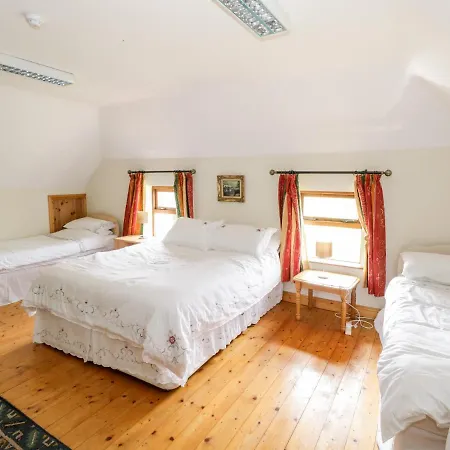 An Maide Ban, Vakantiehuis Cootehill