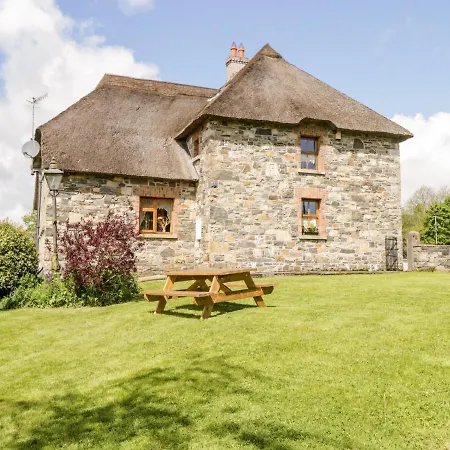 An Maide Ban, * Cootehill
